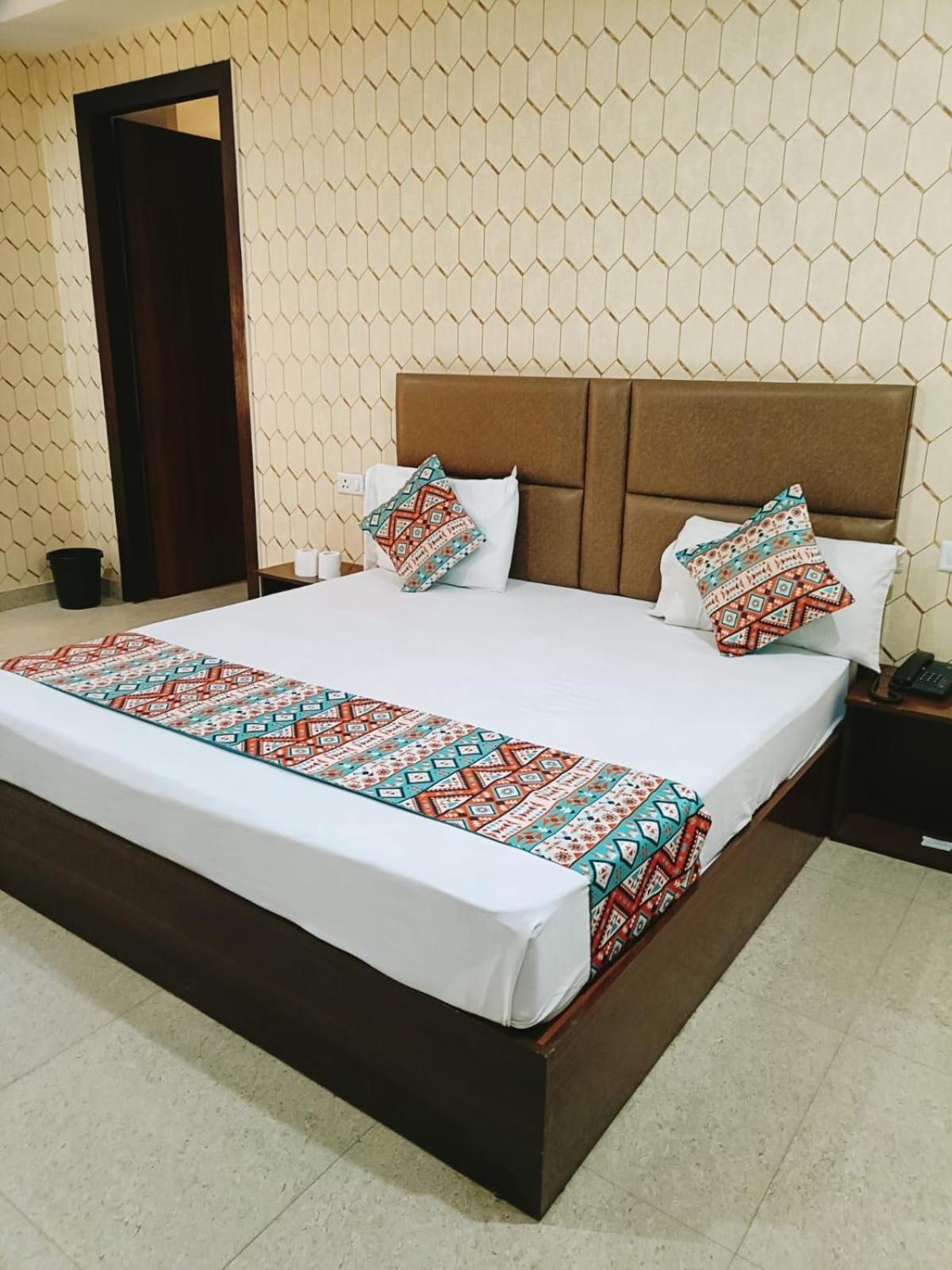 Ambs Plaza Near Igi Airport Delhi Hotel New Delhi